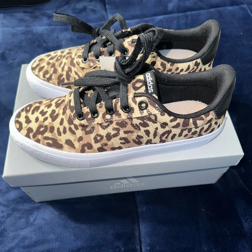 New in box Adidas Vulc Raid3r Shoes size 6 - Picture 3 of 8